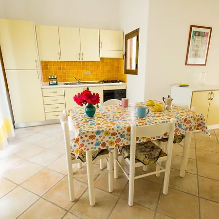 Iris Houses San Teodoro  Exterior photo